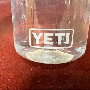 YETI Clear Water Bottle w/ Handle Lid – Lightweight Reusable Hydration Bottle